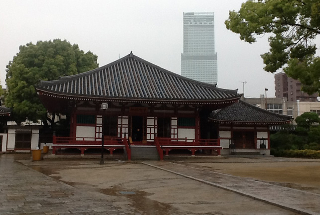 梅雨の四天王寺